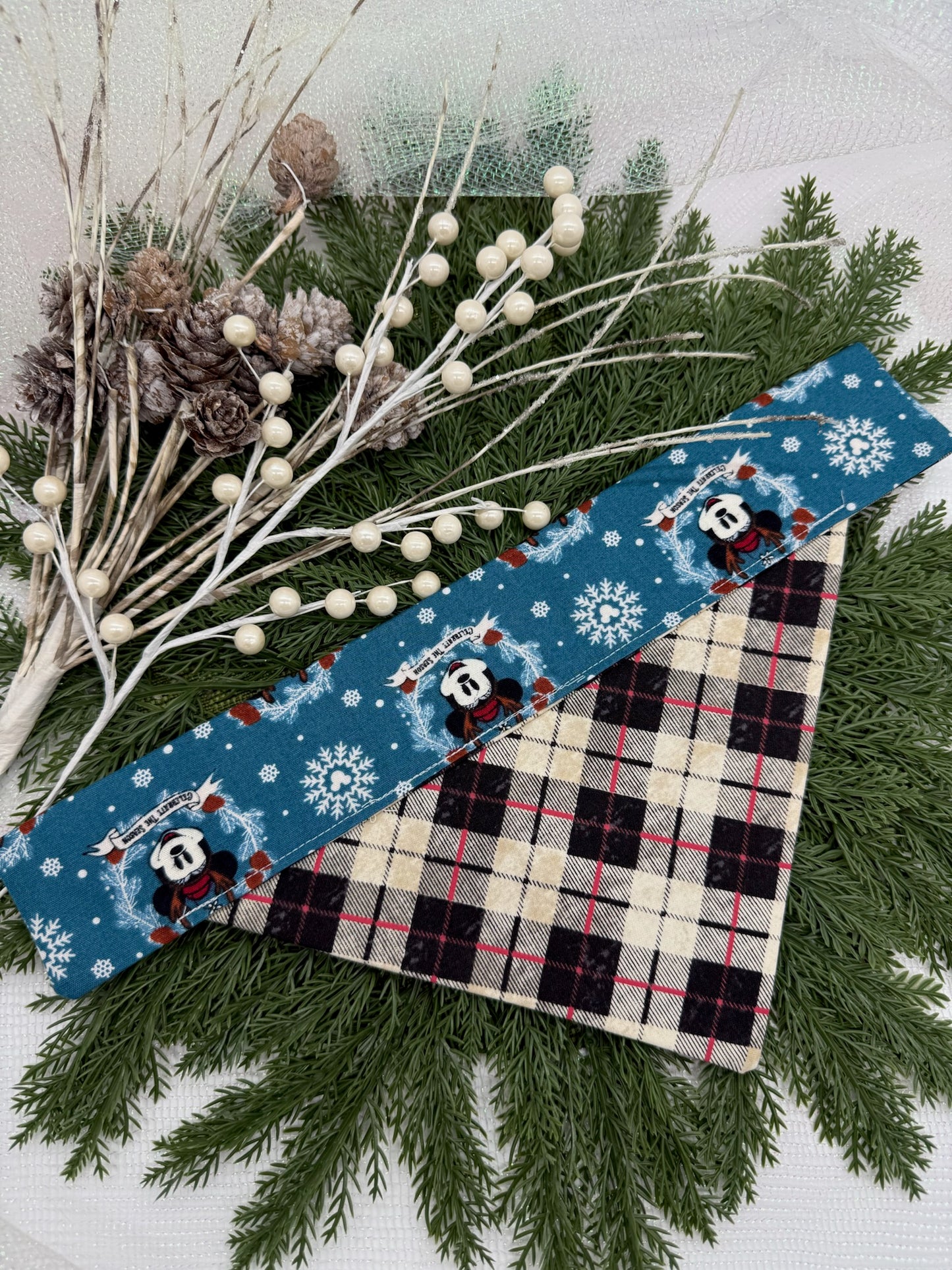 Mickey & Minnie’s Wonderful Winter Slide-on Bandana