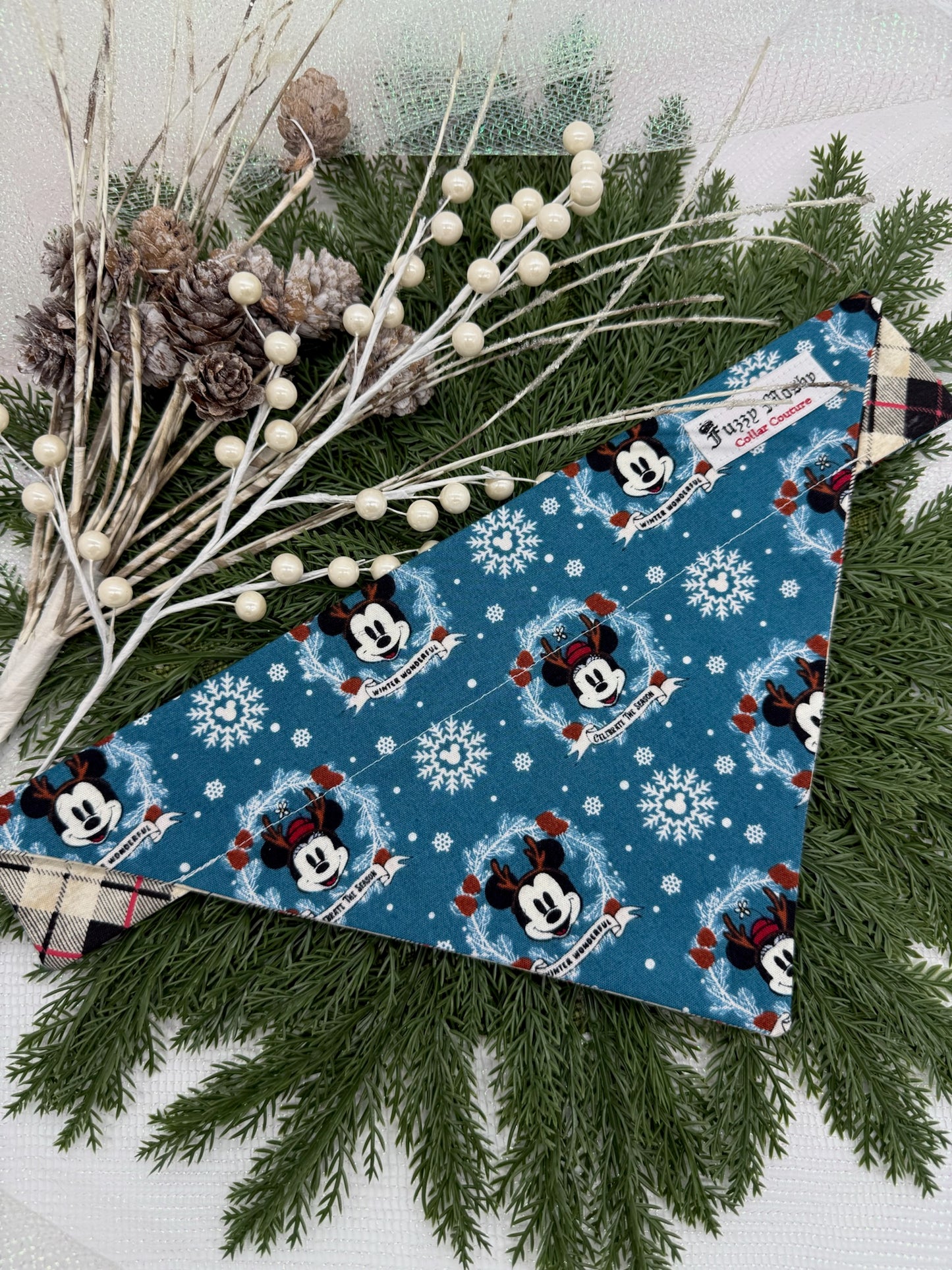 Mickey & Minnie’s Wonderful Winter Slide-on Bandana