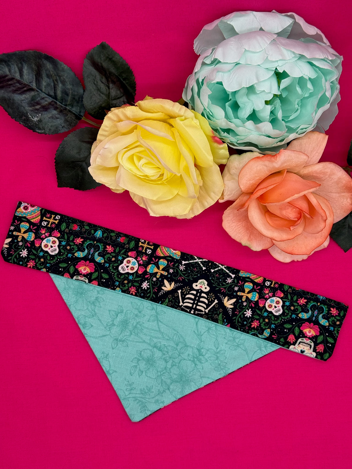 Feliz Día de los Muertos Slide-on Bandana