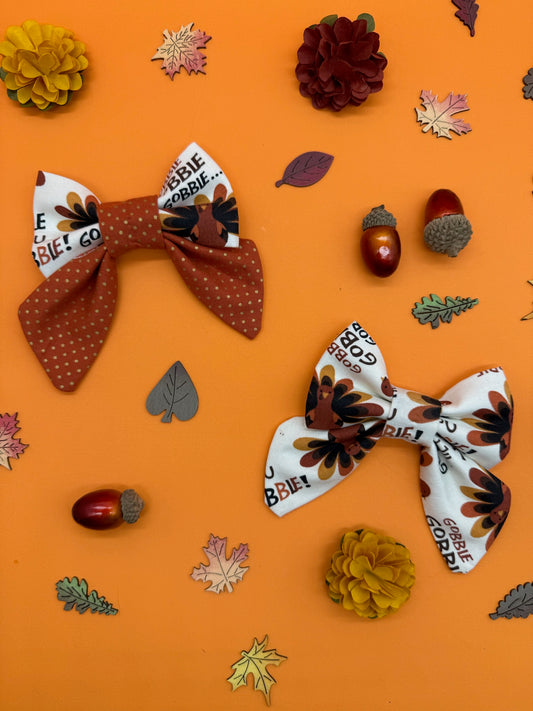 Gobble ‘Til You Wobble Slide-on Bow