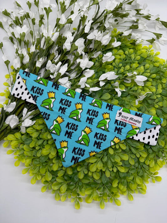 Kiss Me Slide-on Bandana