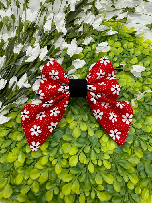 Lil’ Miss Daisy Slide-on Bow