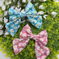 White Daisies Slide-on Bow