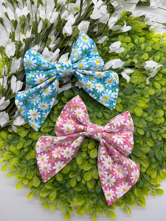 White Daisies Slide-on Bow